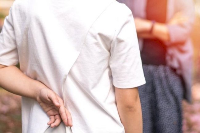 Çocuğun yalan söylemesini engellemenin yolları nelerdir?