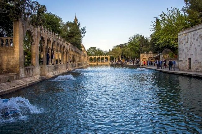 Tarihi ve efsaneleriyle Güneydoğu Anadolu’nun cazibe merkezi Balıklıgöl